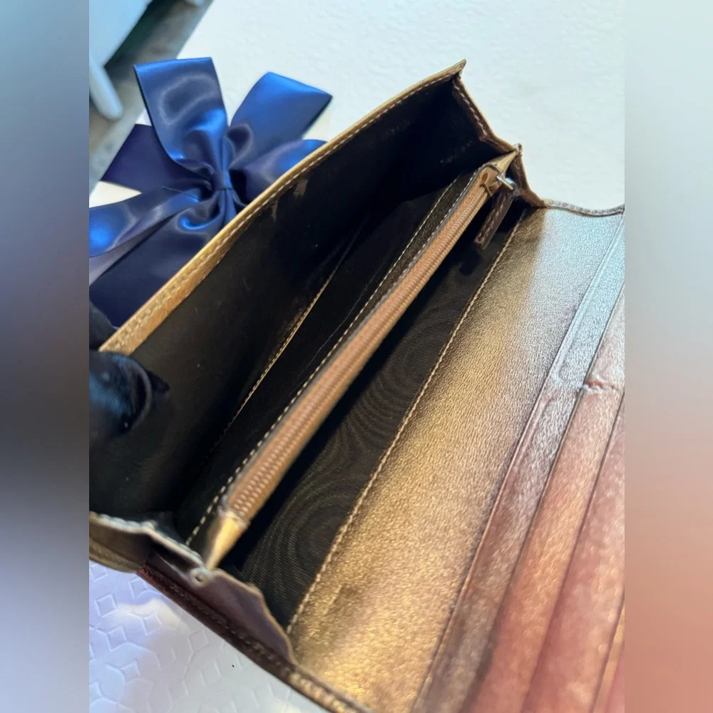 Gucci Metallic Gold Guccissima Leather Continental Wallet Authentic - Picture 5 of 7